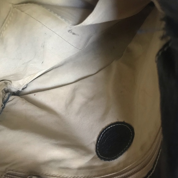 ROOTS crossbody leather buckle front purse black - Picture 5 of 6